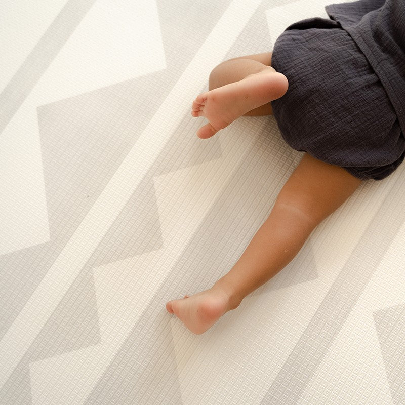 Tapis de jeu enfant REVERSIBLE design TRIBECA - FOG